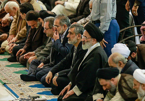 حضور سردار حاجی زاده در نماز جمعه تهران حضور سردار حاجی زاده در نماز جمعه تهران