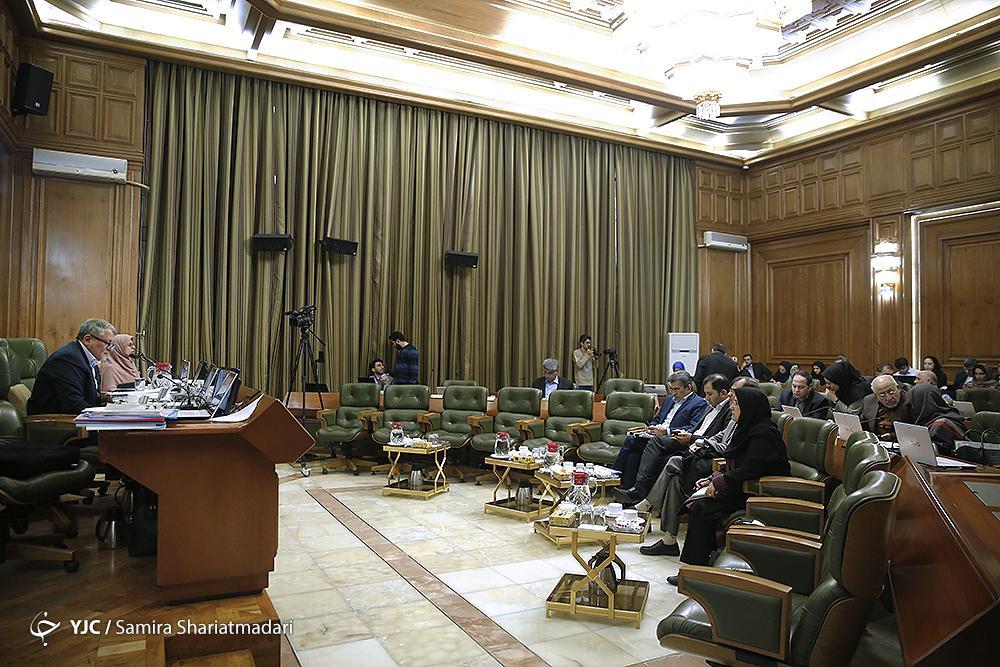 تلاش شورایی ها برای کاهش جلسات شورای شهر تهران بی نتیجه ماند