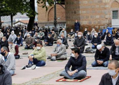 عکس روز ، نخستین نماز آدینه مسلمانان ترکیه پس از 74 روز
