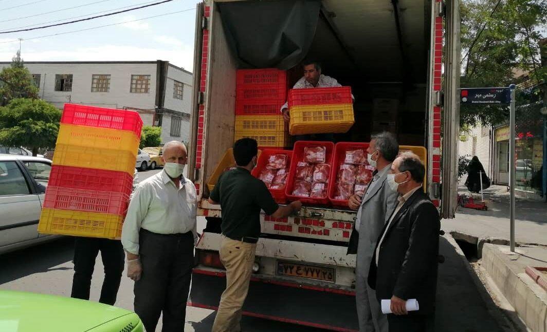 خبرنگاران آستان قدس 2500 بسته گوشت گرم در آذربایجان شرقی توزیع کرد
