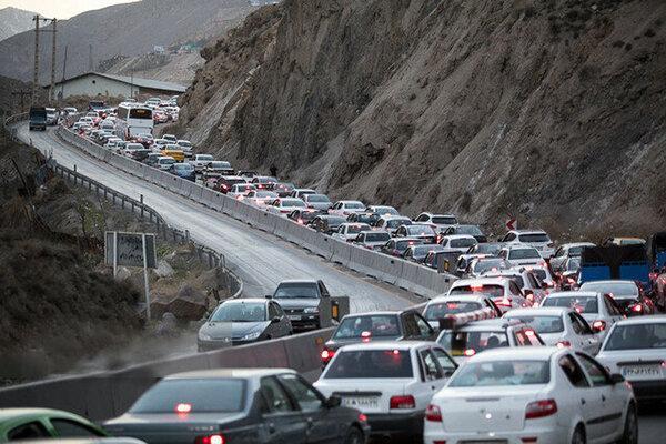 مسیرهای بین کرج، قزوین و تهران بسیار پر تردد است!، ساعات مناسب و کم ترافیک آزاد راه کدامند؟
