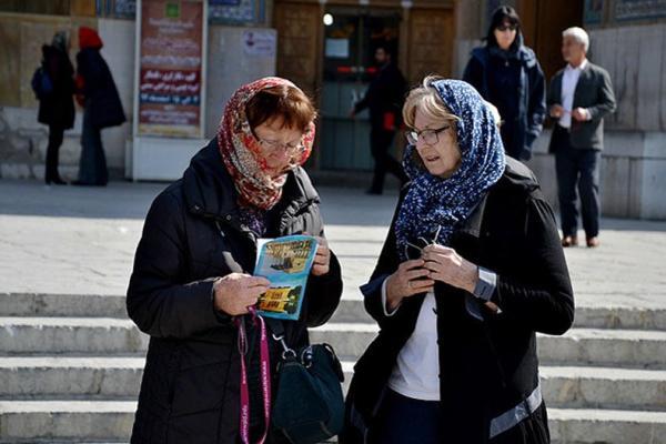 ورود هر گردشگر خارجی معادل فروش 30 بشکه نفت سود دارد ورود هر توریست خارجی معادل فروش 30 بشکه نفت سود دارد