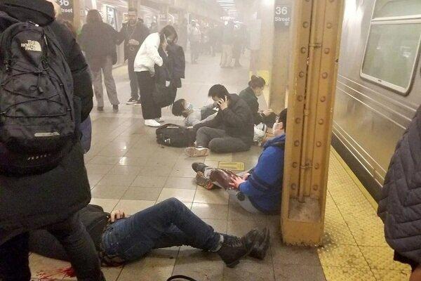 تیراندازی شدید در مترو بروکلین نیویورک، شمار زیادی زخمی شدند