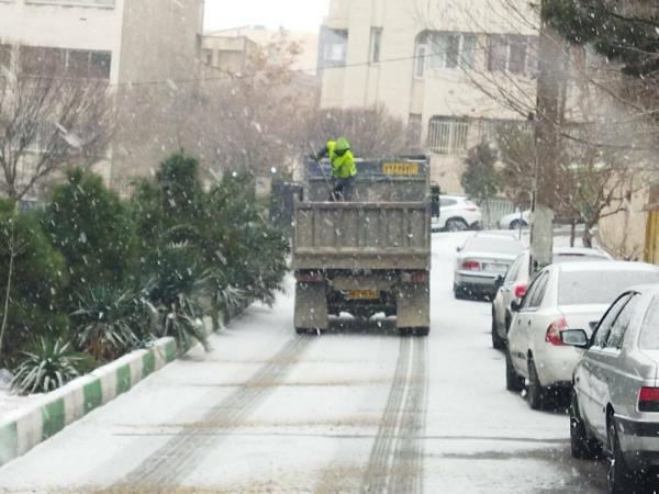عذرخواهی مدیرکل خدمات شهری شهرداری از شهروندان ، 10 هزار عذرخواهی مدیرکل خدمات شهری شهرداری از شهروندان ، 10 هزار نیرو برف روبی و یخ زدایی انجام داده اند